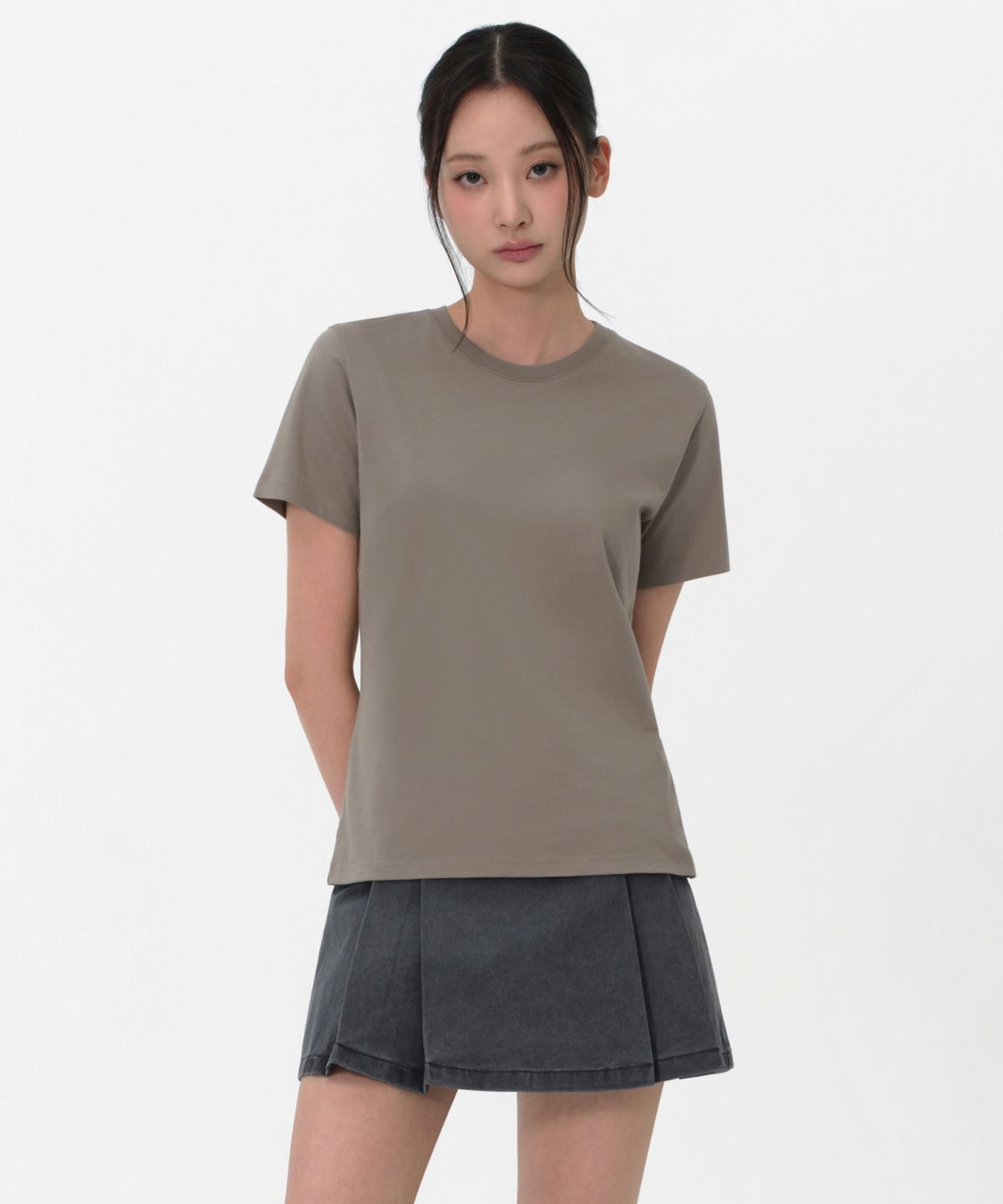 무신사 스탠다드 우먼(MUSINSA STANDARD WOMAN) 우먼즈 플레인 크루 넥 티셔츠 [토프]