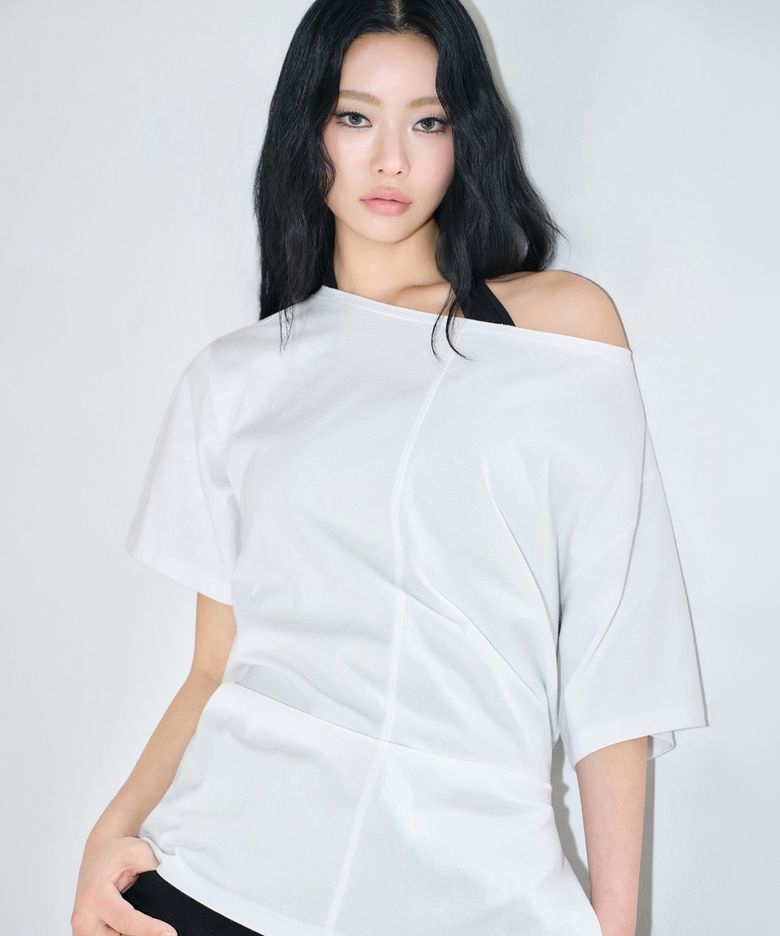 우먼즈 릴렉스드 오프숄더 티셔츠 [화이트]