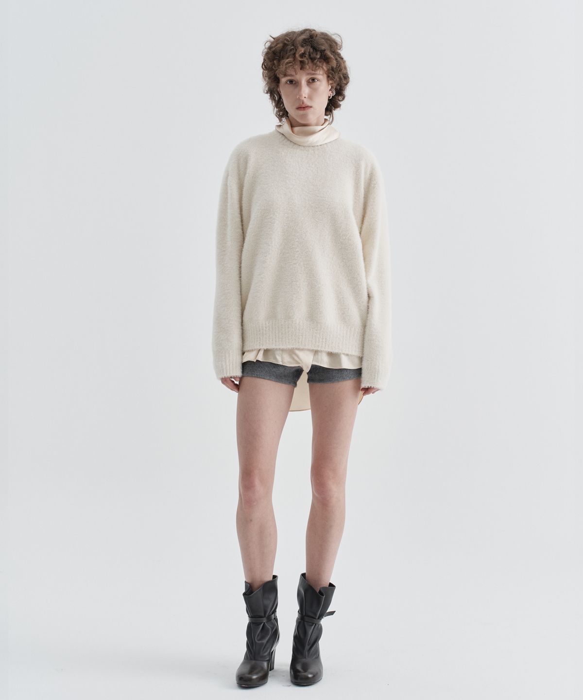 이지오 우먼(EZIO WOMEN) W Fluffy Angora Round Knit_Ivory