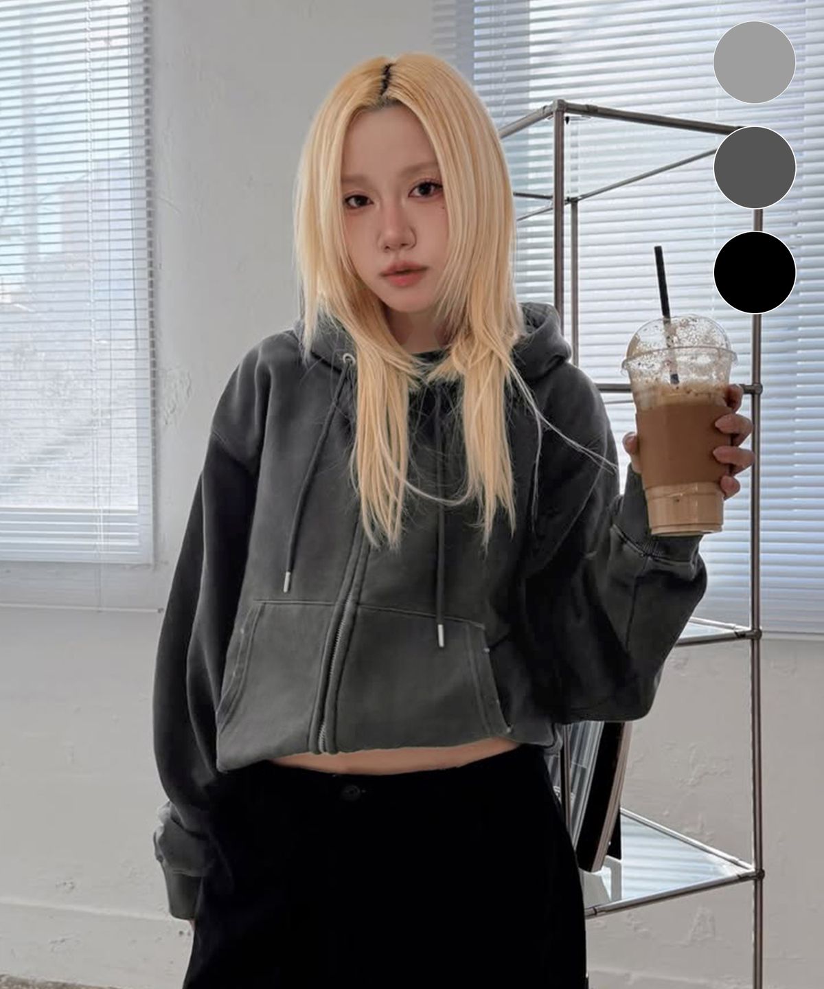 필루미네이트(FILLUMINATE) 데미지 세미 크롭 후드 집업-3Color