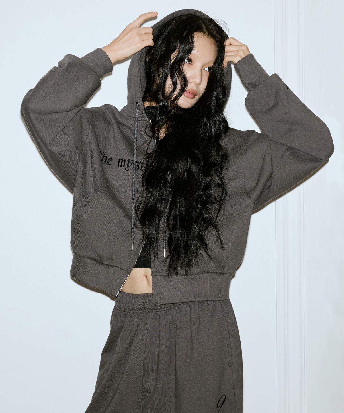 미스테리어스호텔(THE MYSTERIOUS HOTEL) TMH ORIGIN HOODED ZIP-UP [2 Color]