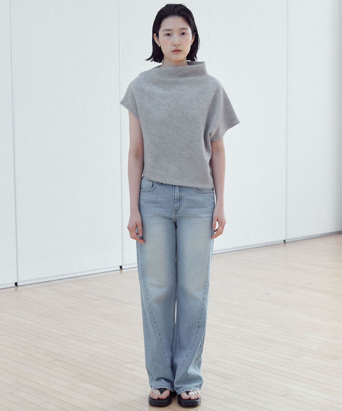 유토시스(EUTOSIS) 디)STRAIGHT LINE DENIM PANTS(LIGHT BLUE)
