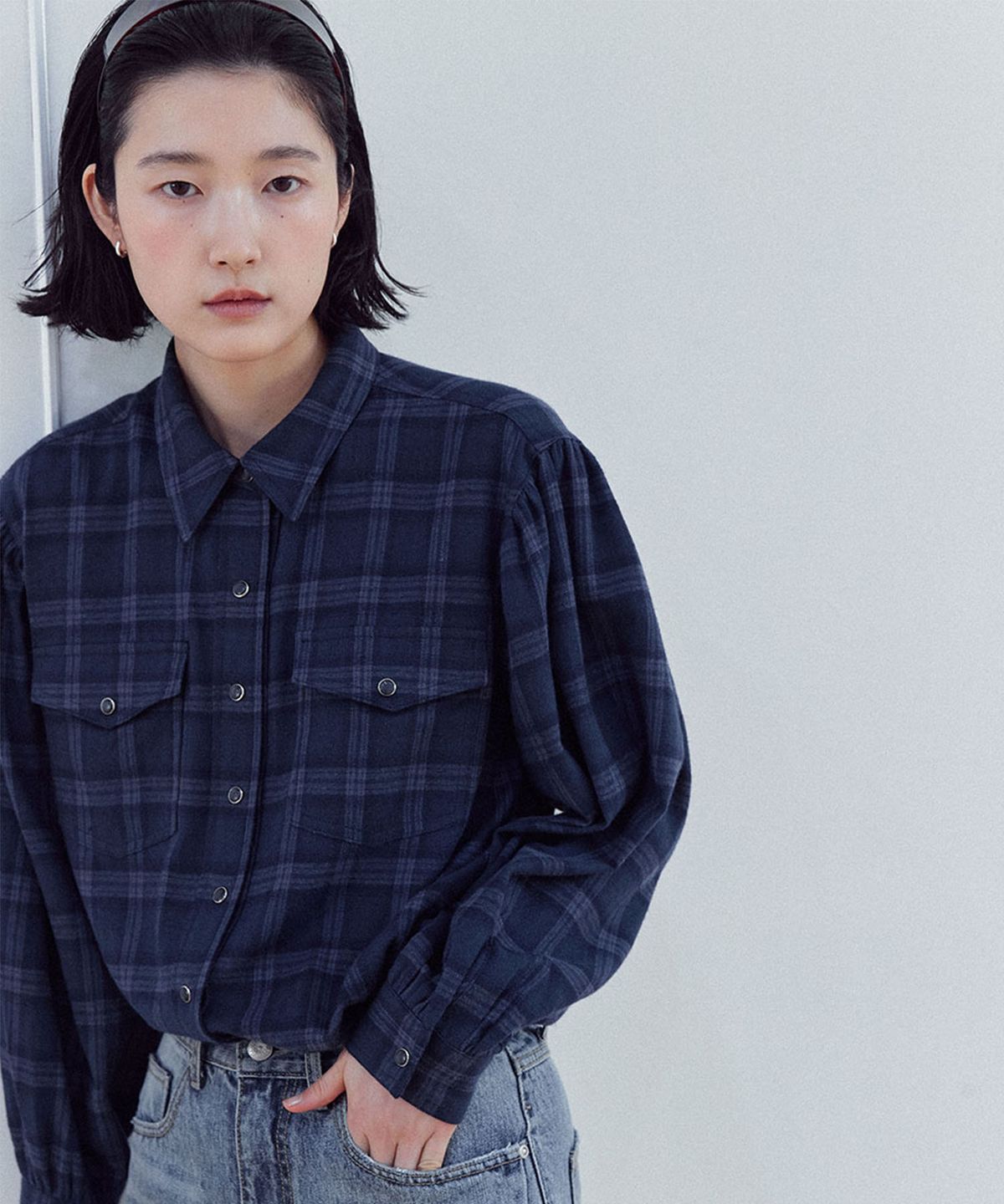 유토시스(EUTOSIS) OVERSIZED SHIRRING SHIRT(NAVY)