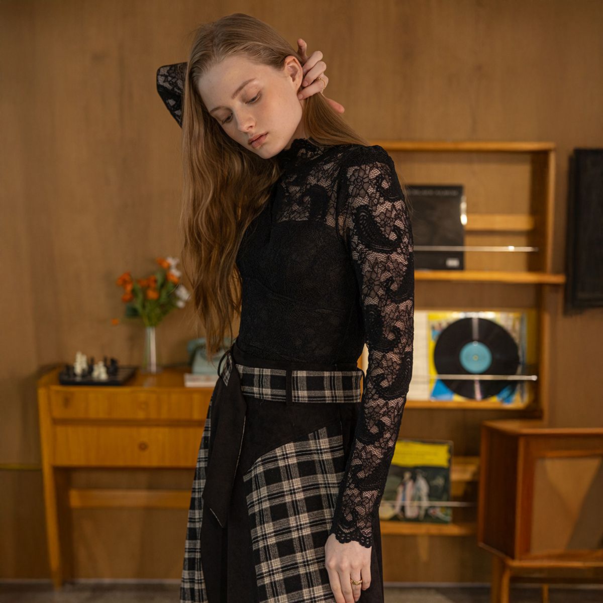 던드롭(DUNDROP) DD_Lace pattern long sleeves top_2color