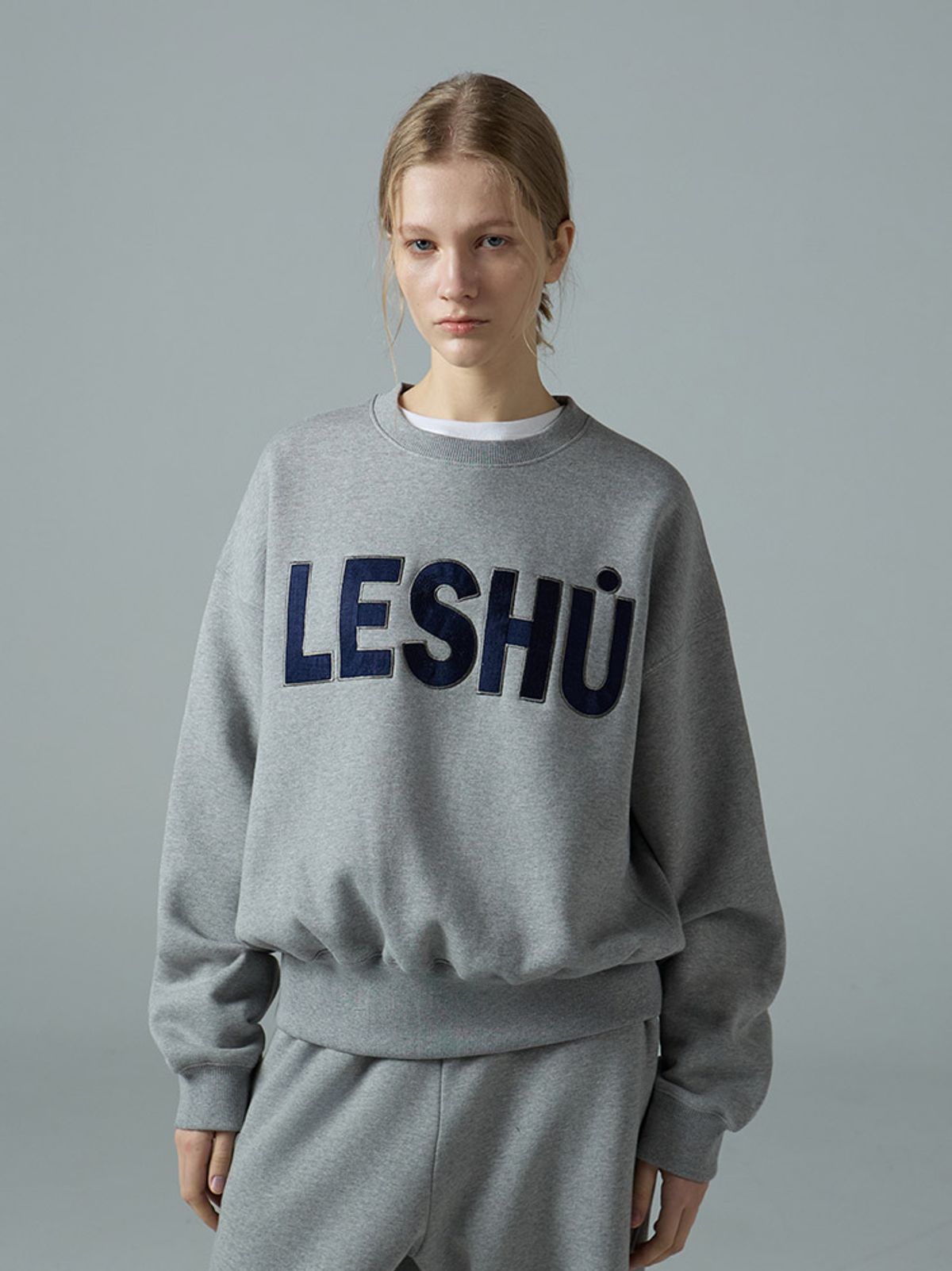 레슈엠(LESHU°M) 기모 레슈엠패치 맨투맨