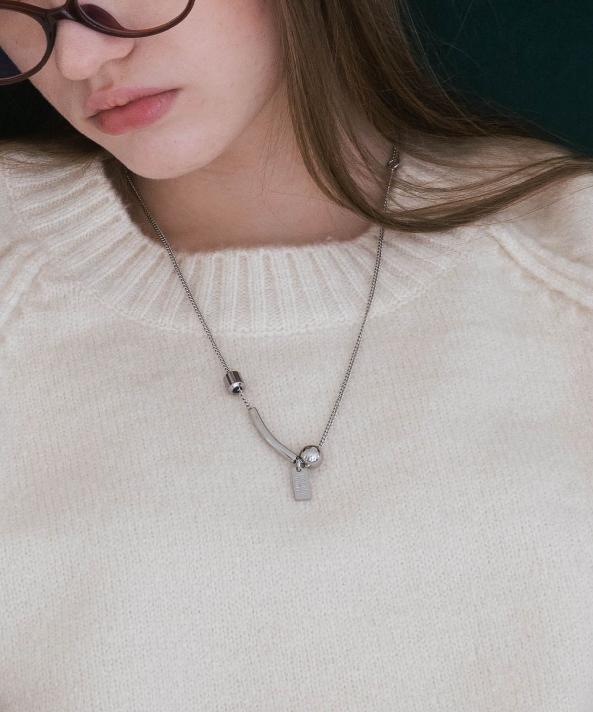 펄리모어(PEARLY MORE) 메탈 볼 커브 포인트 목걸이_PM25N021WT