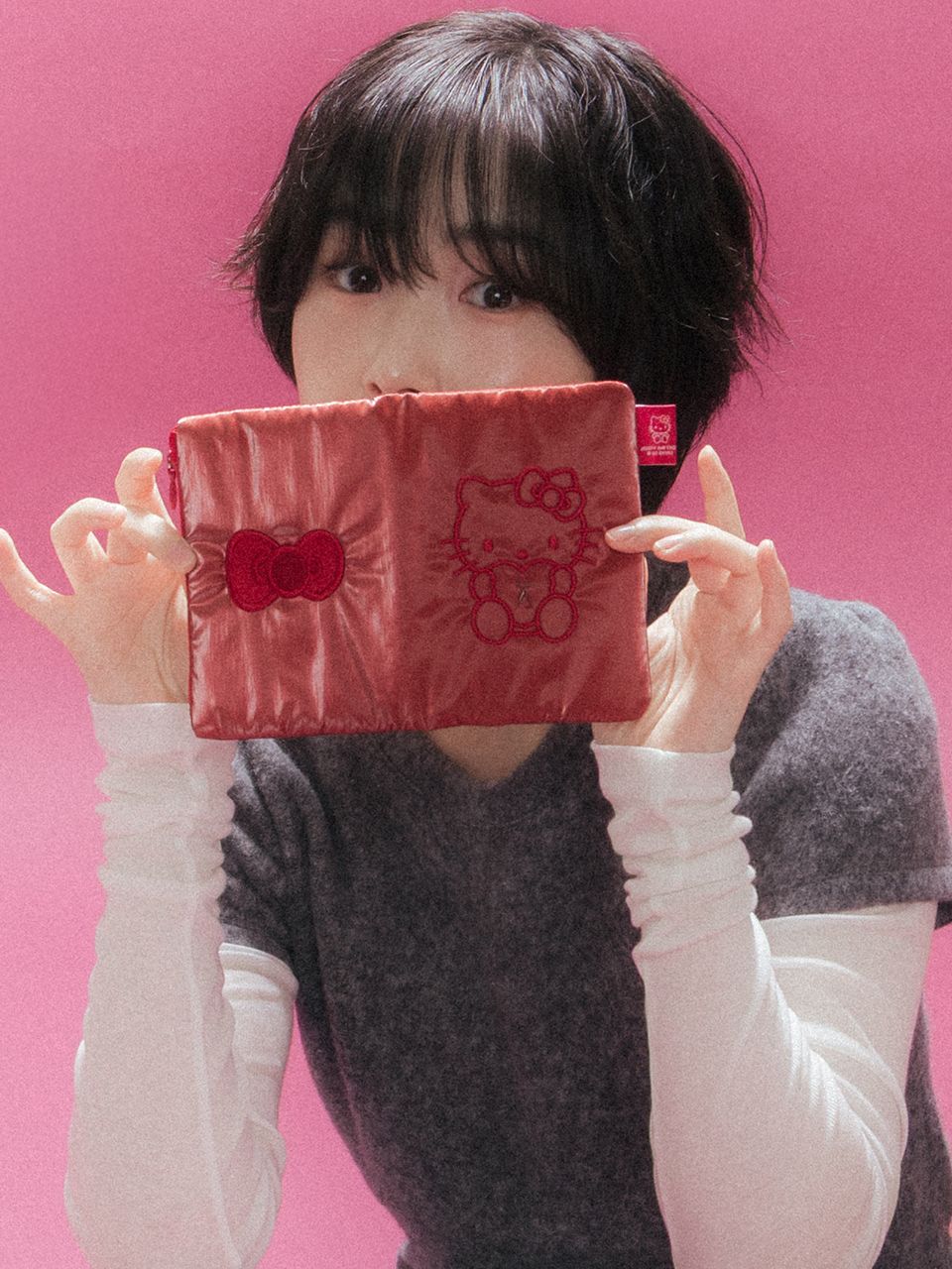 MUSINSA公式 | JOSEPH AND STACEY Sleek Travel Wallet Hello Kitty Red