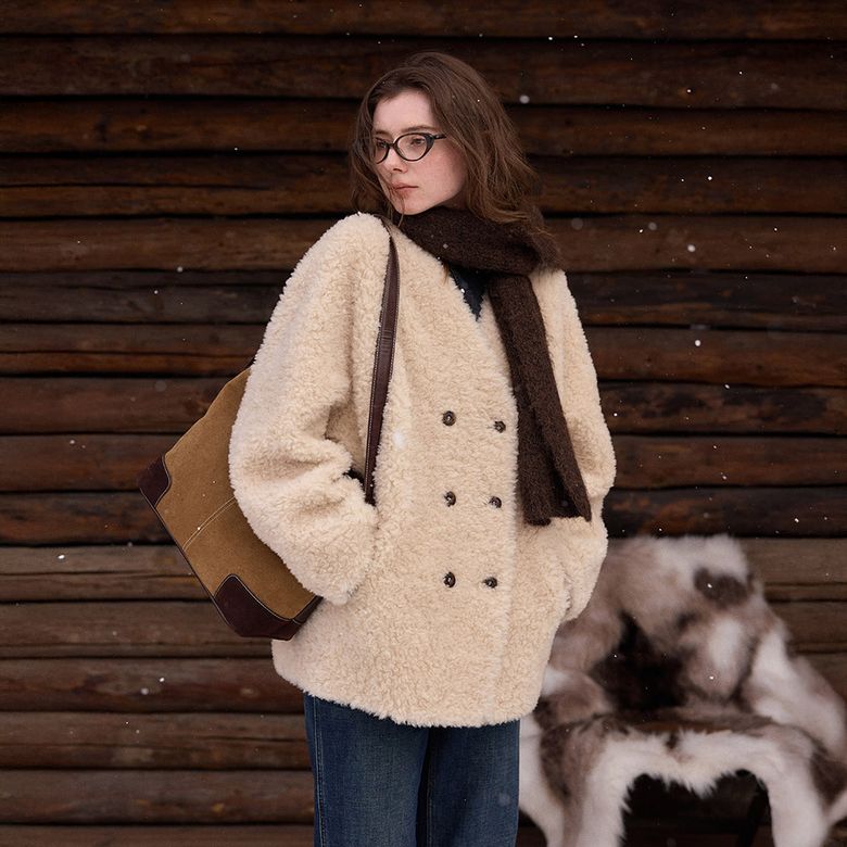 SR_V-neck fur integrated coat