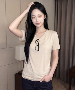 여성 레이온 찰랑 스판 오버핏 브이넥 무지 반팔티셔츠 크림