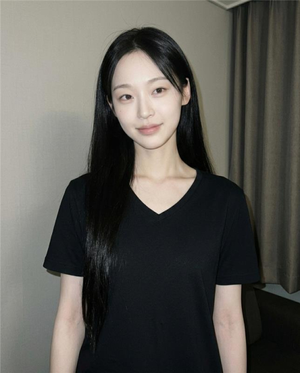 여성 레이온 찰랑 스판 오버핏 브이넥 무지 반팔티셔츠 블랙