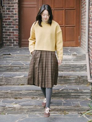 플리츠 체크 스커트_브라운