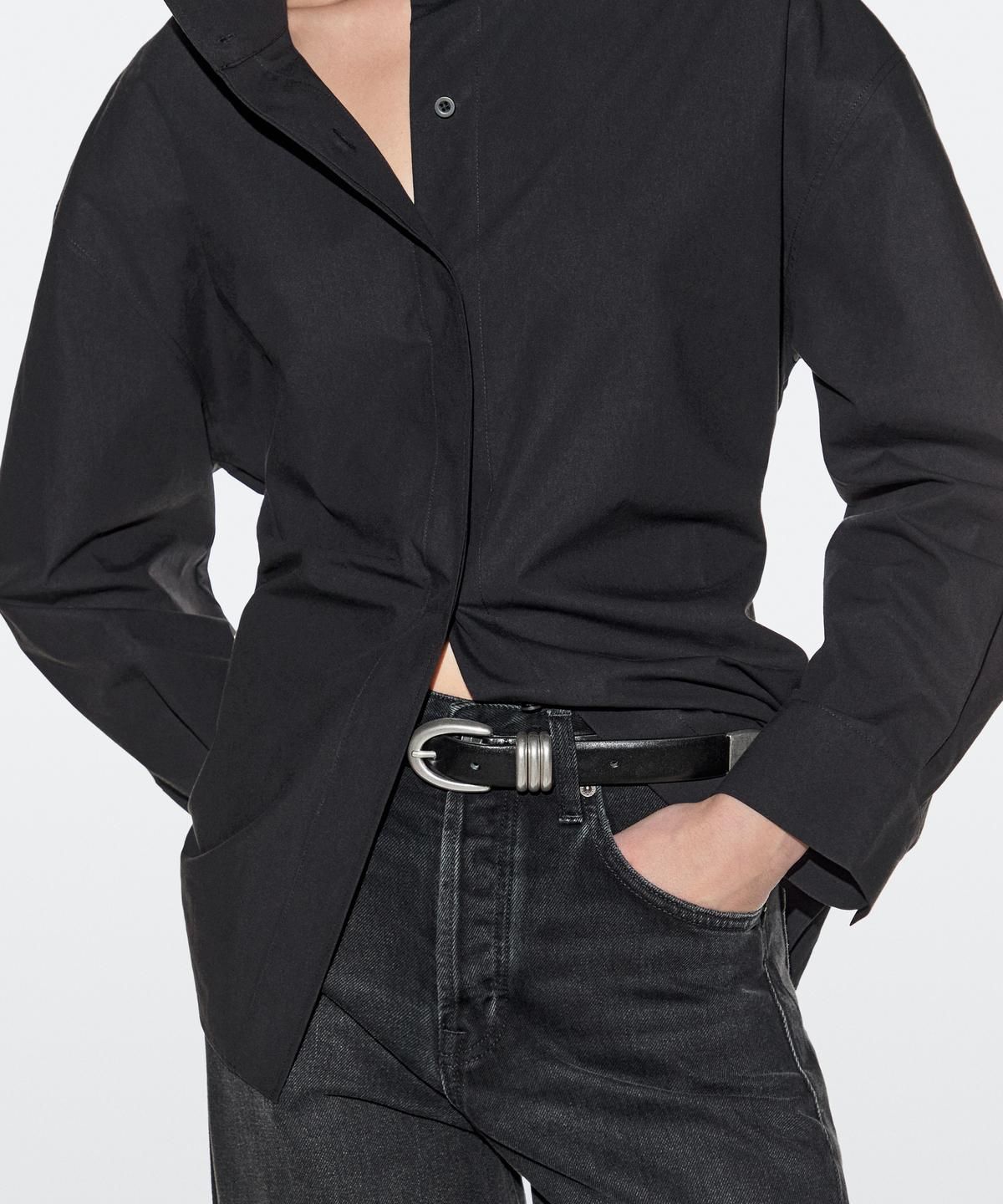 마시모두띠(MASSIMO DUTTI) 메탈릭 디테일 나파 가죽 벨트