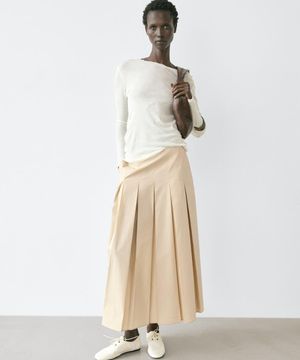 100% 코튼 세미 시어 티셔츠 네크라인 디테일