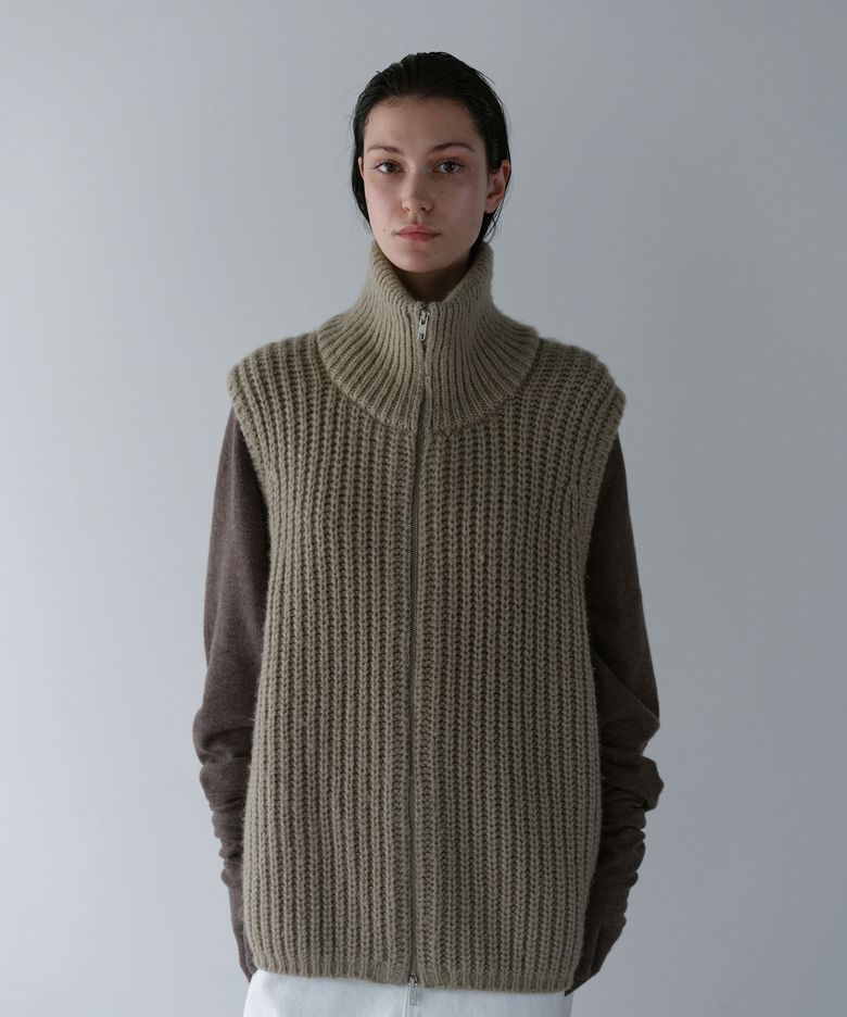 High neck Knit Zip-up Vest (light khaki)