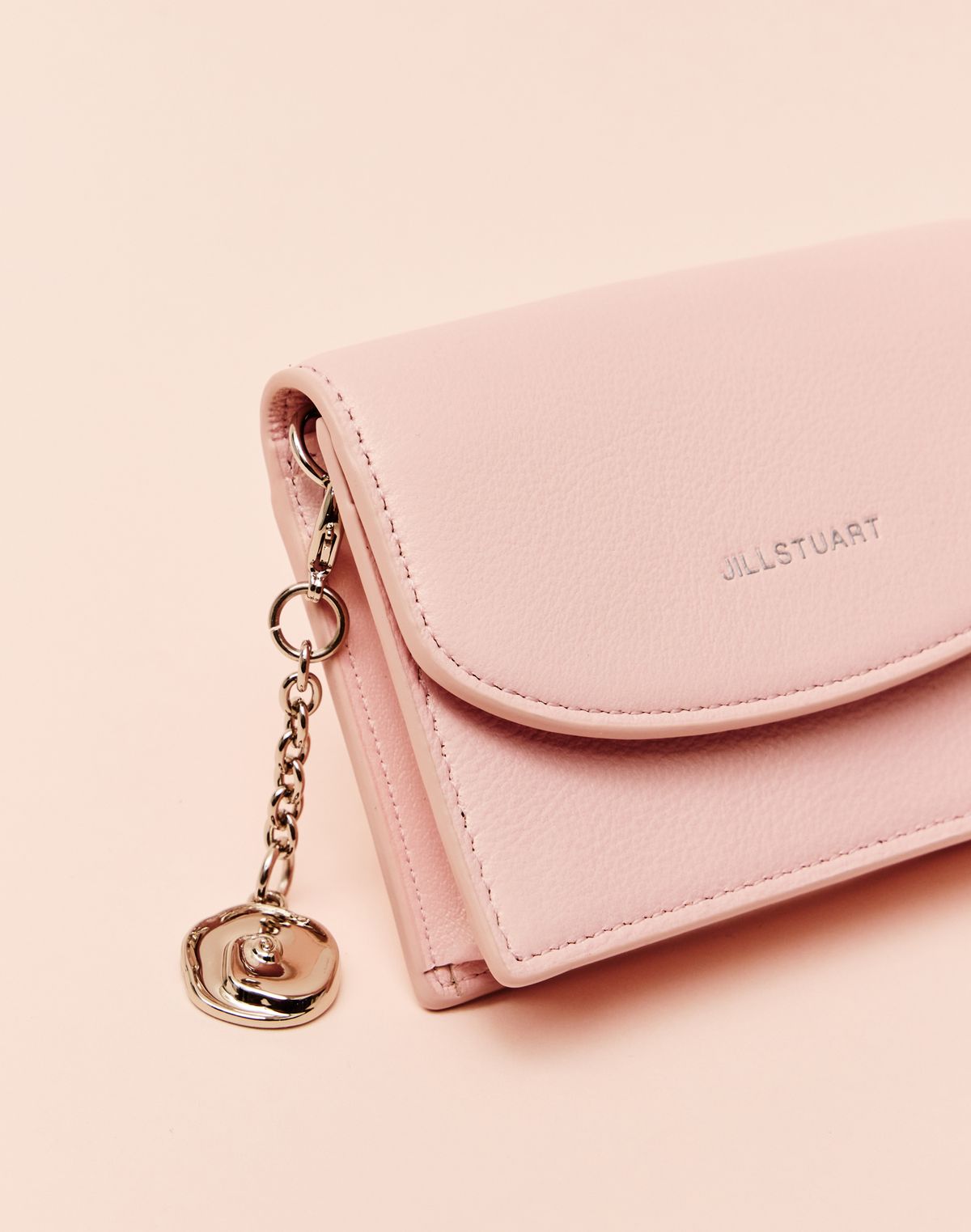 질스튜어트액세서리(JILLSTUART ACC) [ZOE] 플라워참장식 소가죽 명함카드지갑 2color