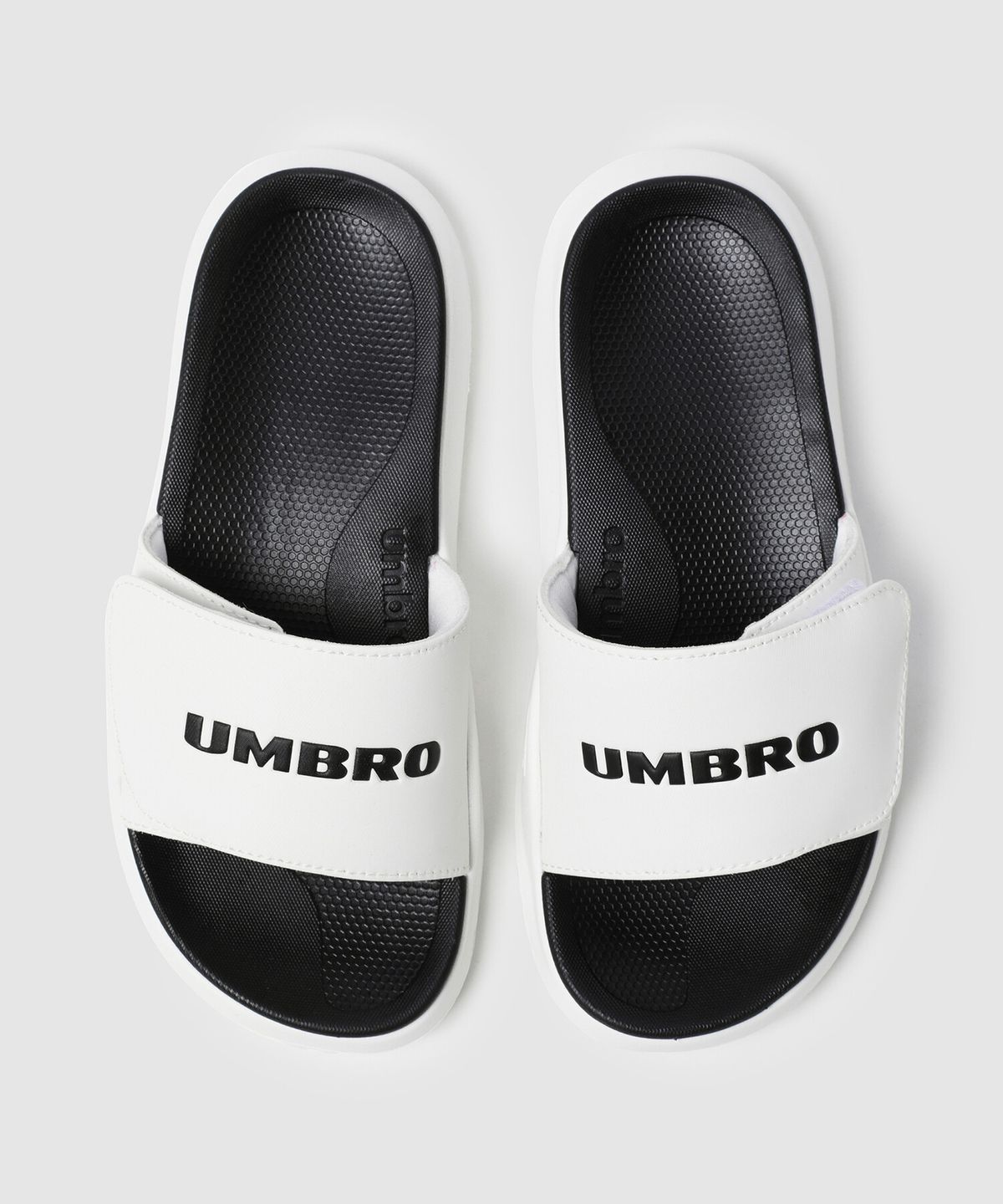 엄브로(UMBRO) DUAL DOPE SD (듀얼 도프 슬라이드) 화이트 UR123ESD12
