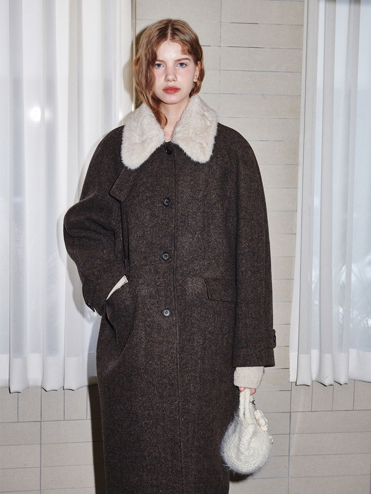 오앨(OUEL) WOOL BOUCLE FUR COLLAR COAT_BROWN