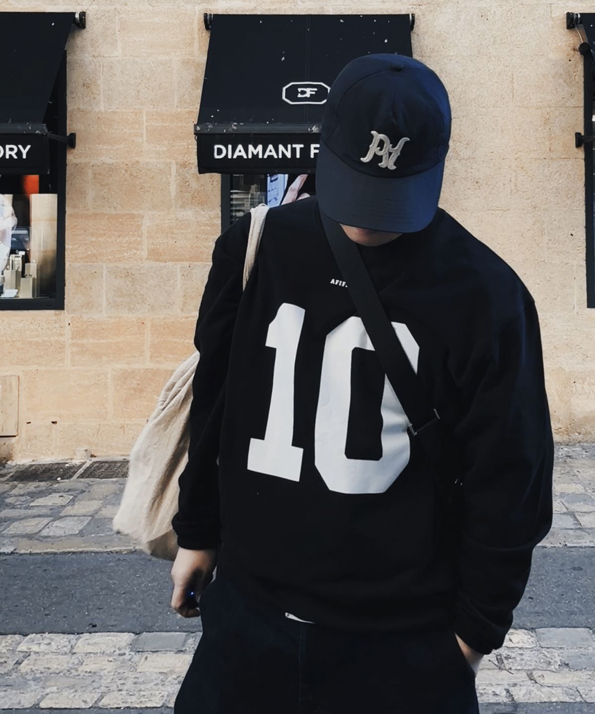 아피피(AFIFI) 10 SWEATSHIRT black