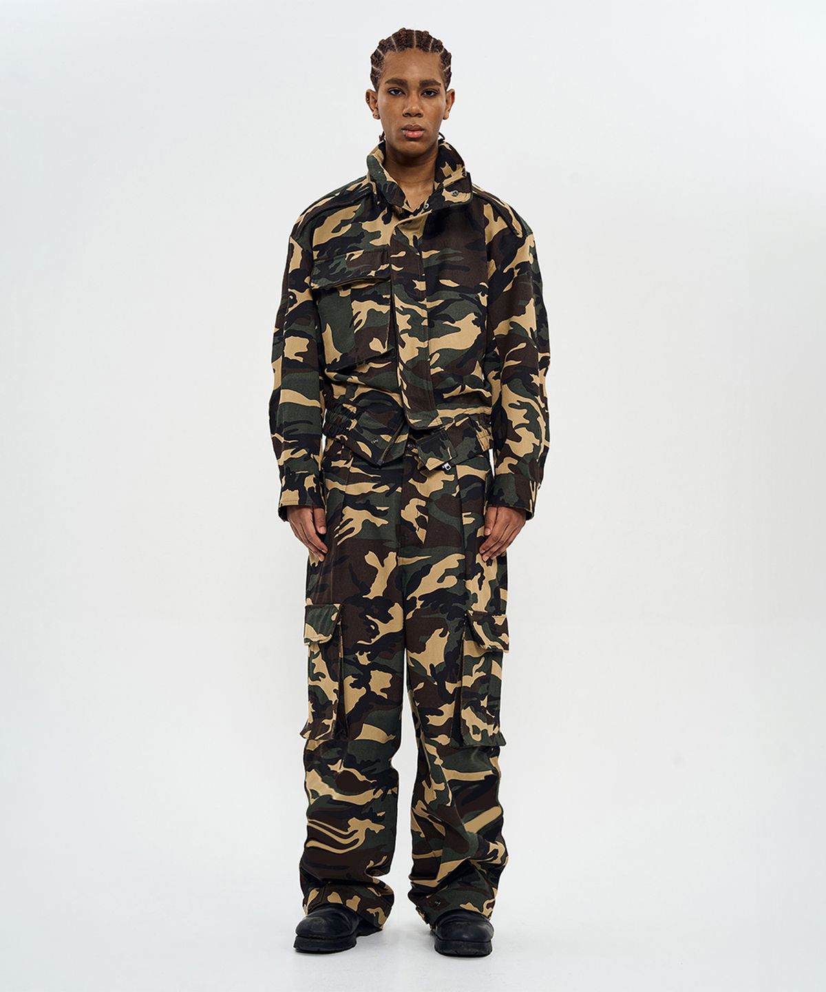 월드딜레마(WORLDDILEMA) SET-UP CROPPED MILITARY JACKET (CAMO)
