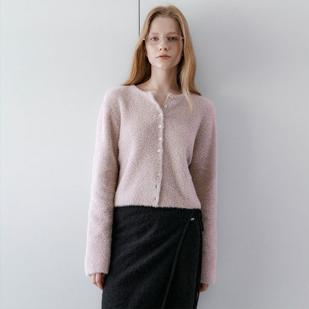 아틀리에 나인(ATELIER NAIN) SILVER METALLIC YARN CROP CARDIGAN (CD-2244)