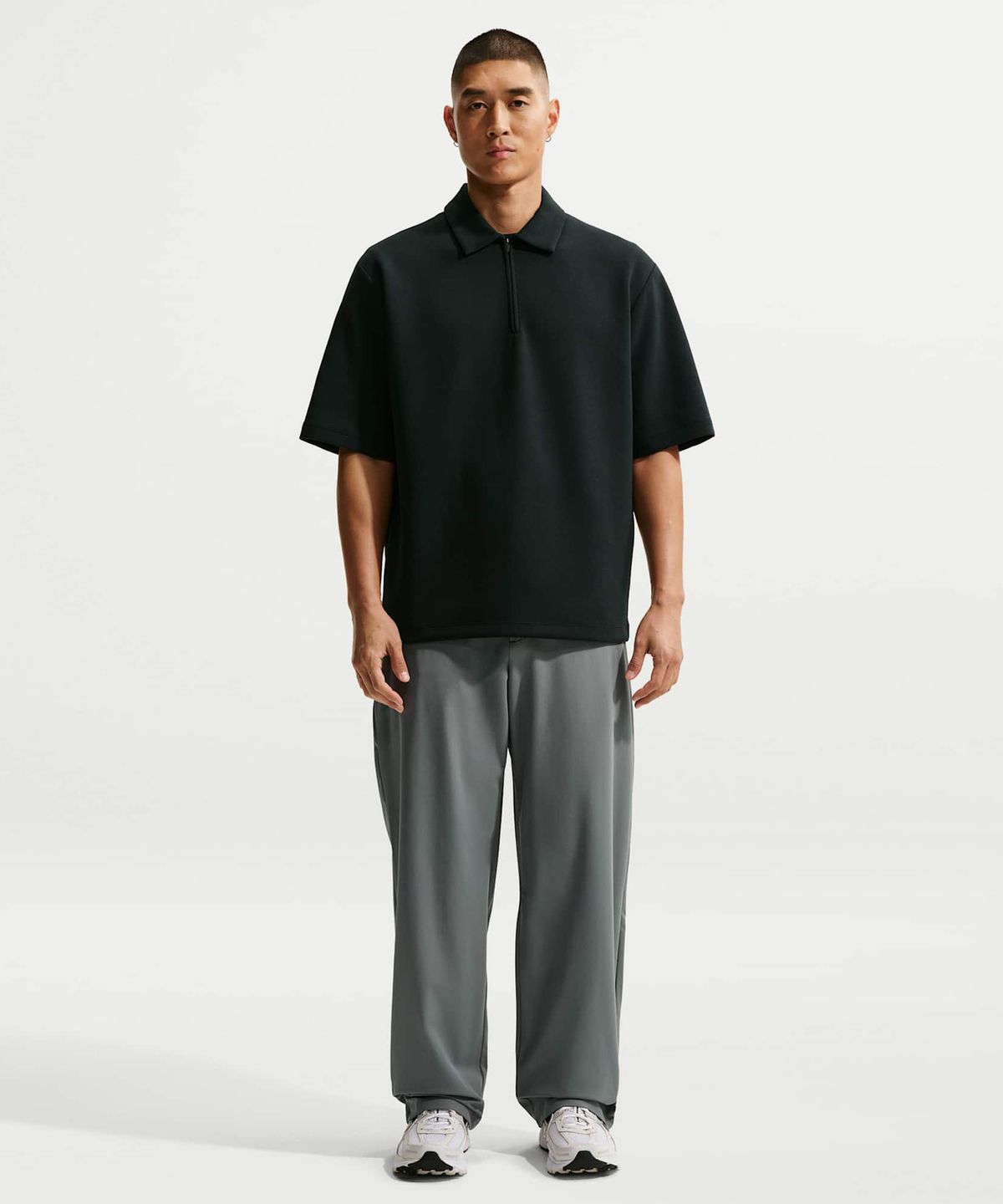 나이키(NIKE) 24.7 퍼펙트스트레치 드라이 핏 루즈 핏 치노 바지 M - 스모크 그레이:나노 그레이 / HQ6942-084