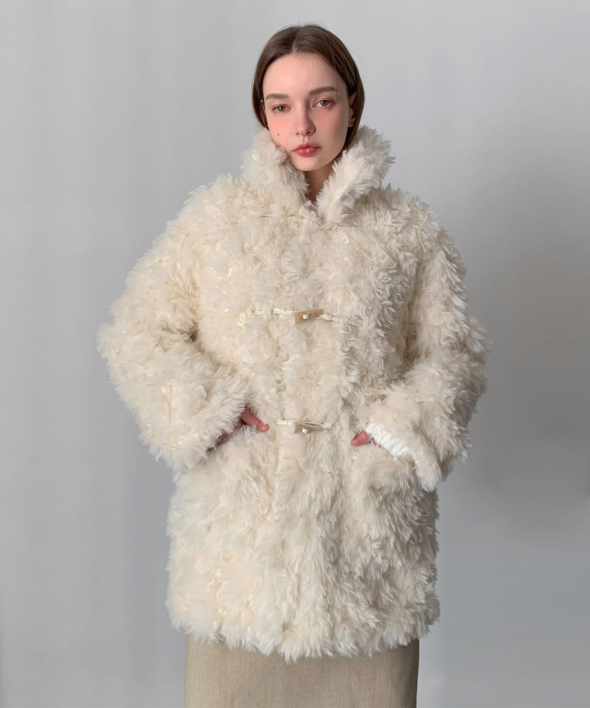 바스카라(VASCARA) Fluffy High Neck Duffle Faux Fur Jacket (2colors)