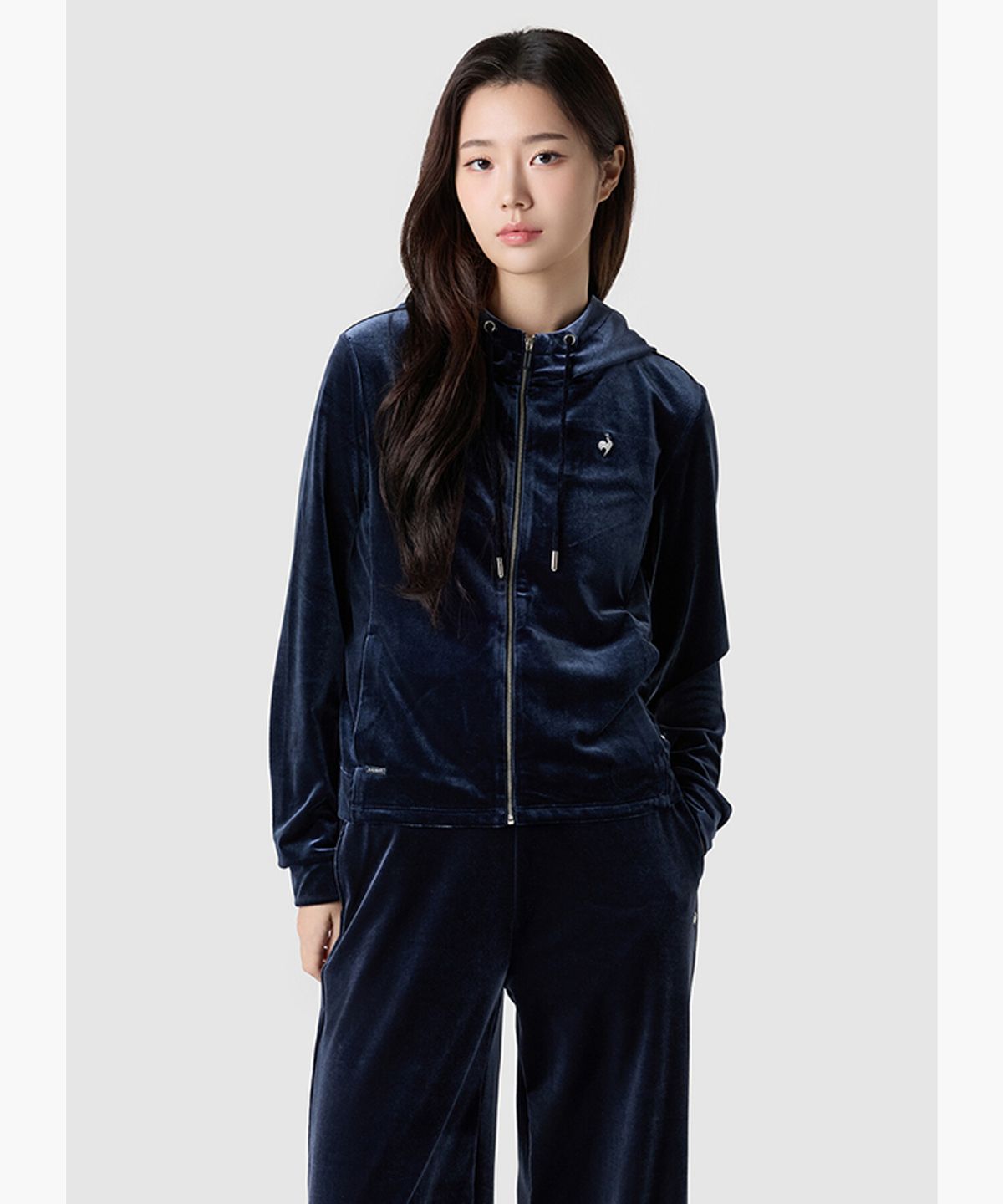 르꼬끄(LECOQ) 여성 얼리스프링 슬림핏 벨벳 후드 집업 - 네이비 QR122OFT15