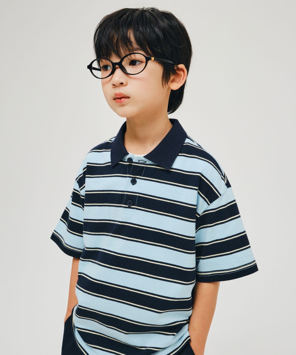 무신사 스탠다드 키즈(MUSINSA STANDARD KIDS) 멀티 스트라이프 칼라드 티셔츠 [네이비]