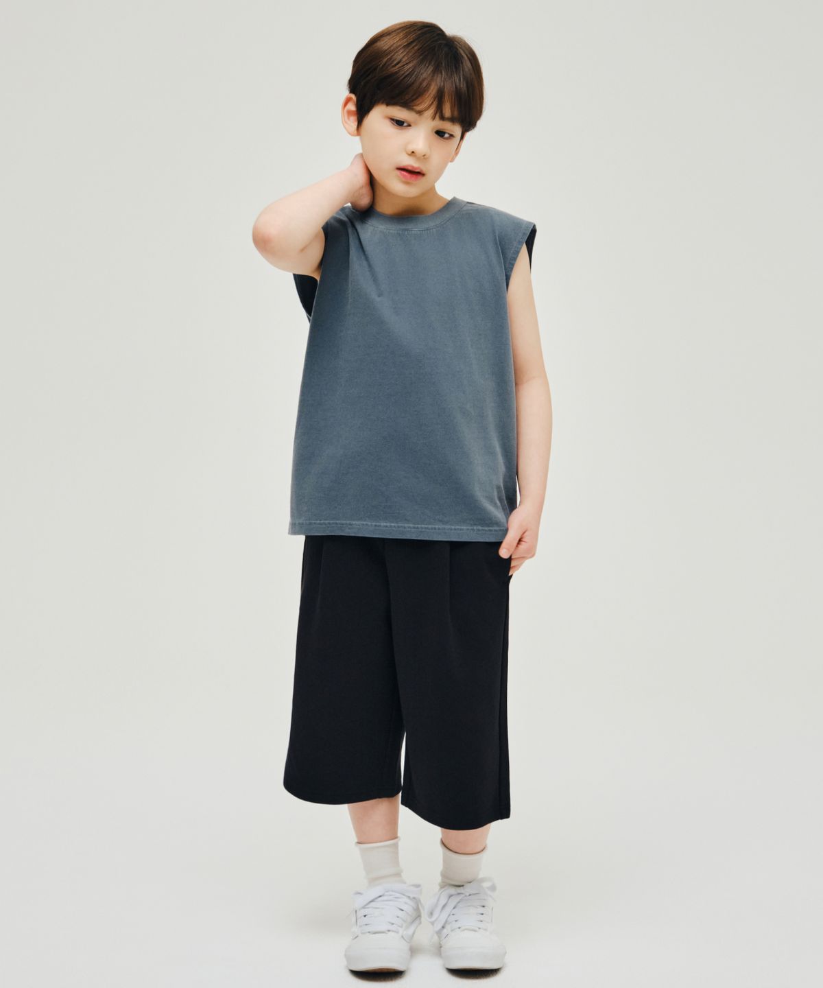 무신사 스탠다드 키즈(MUSINSA STANDARD KIDS) 피그먼트 오버사이즈 크루 넥 슬리브리스 탑 [피콕 블루]
