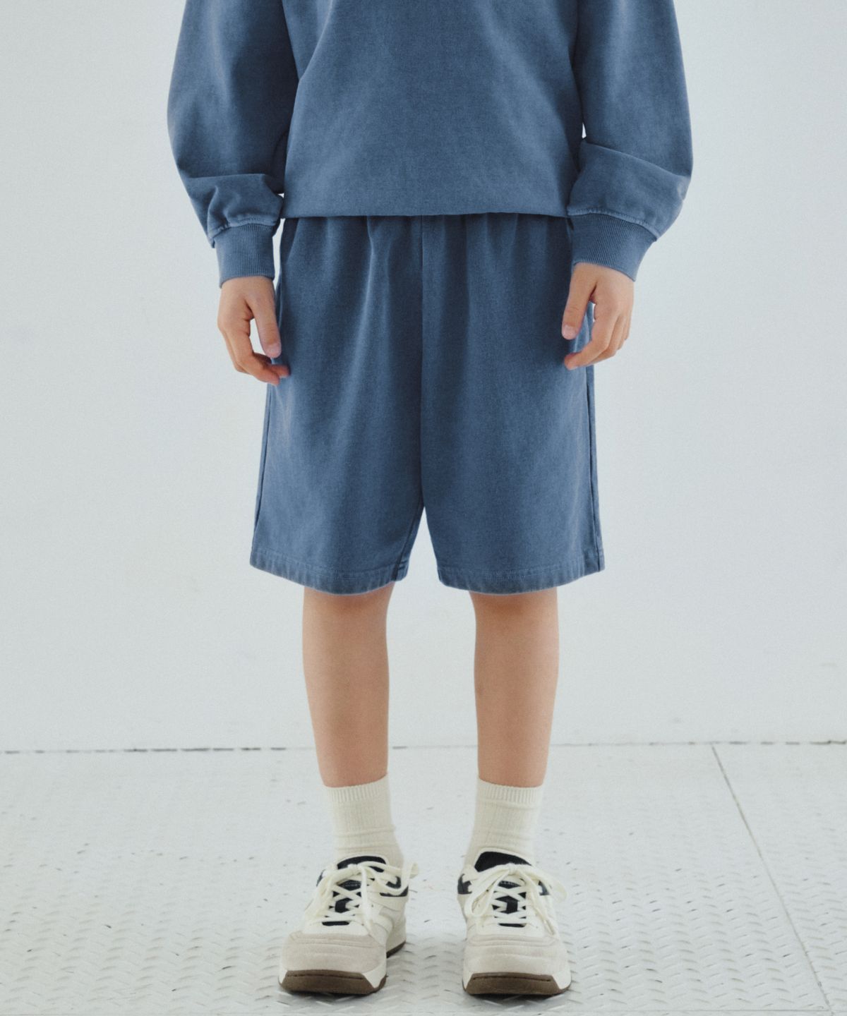 무신사 스탠다드 키즈(MUSINSA STANDARD KIDS) 피그먼트 스웨트 쇼츠 [더스티 블루]