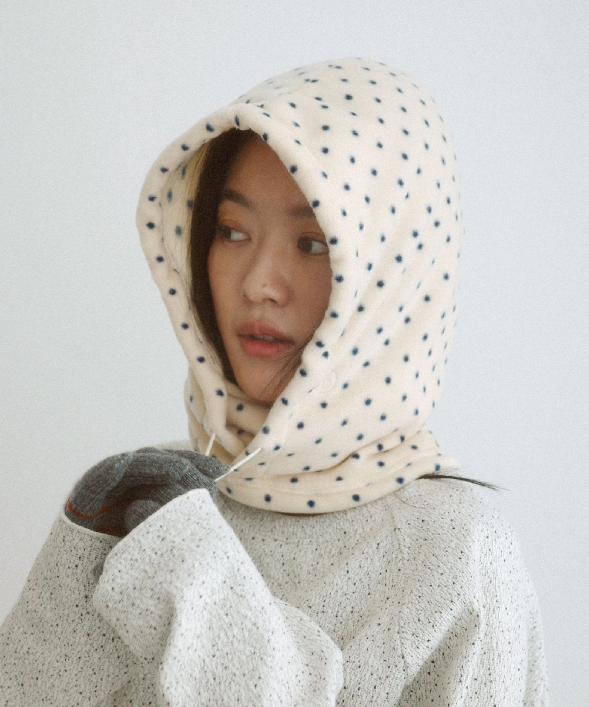 쿠키시(KOOKEESEE) 폴라플리스 바라클라바 (미니 도트 크림)
