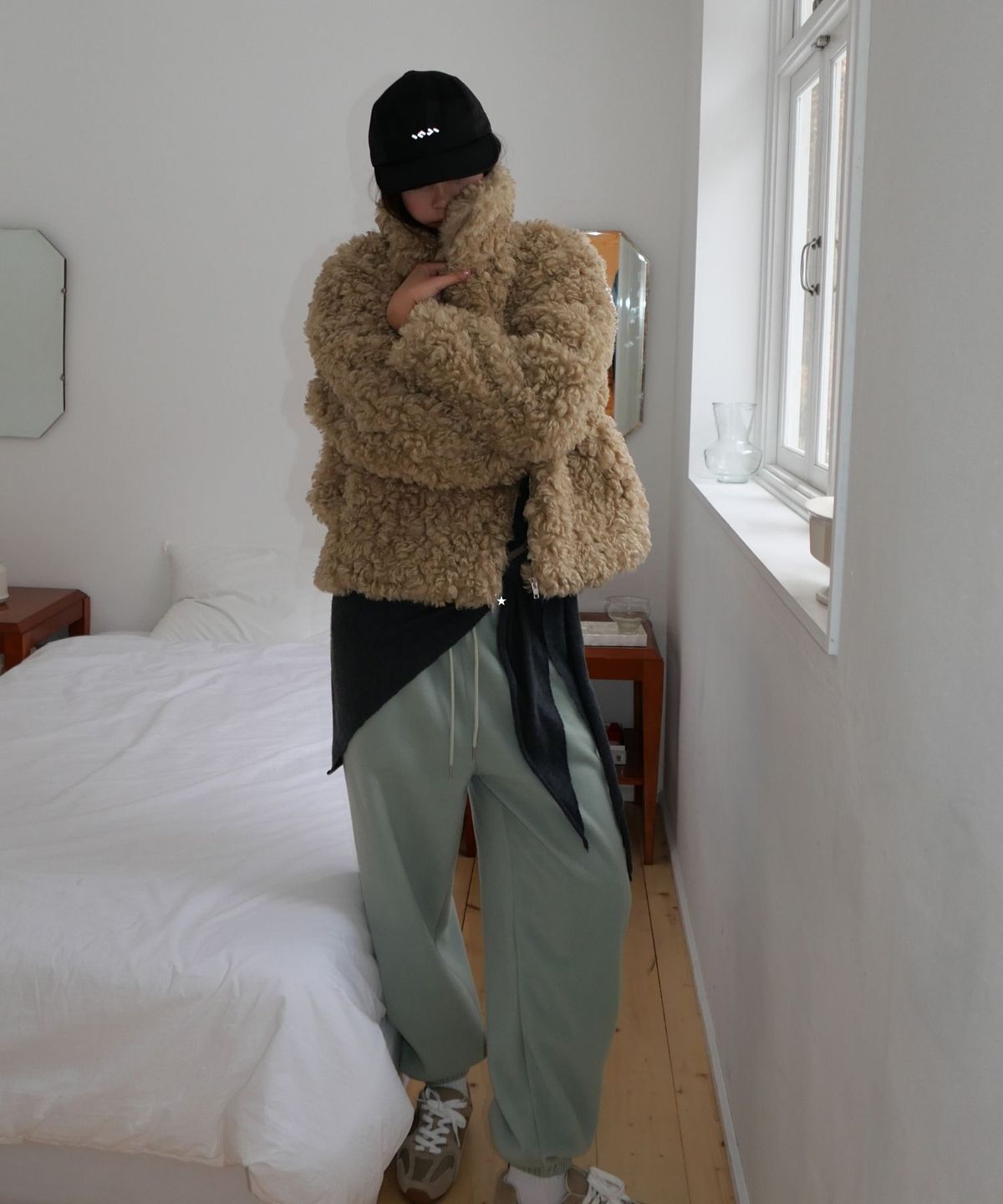 인지액티브(INJIACTIVE) Boucle Fur Coat 베이지