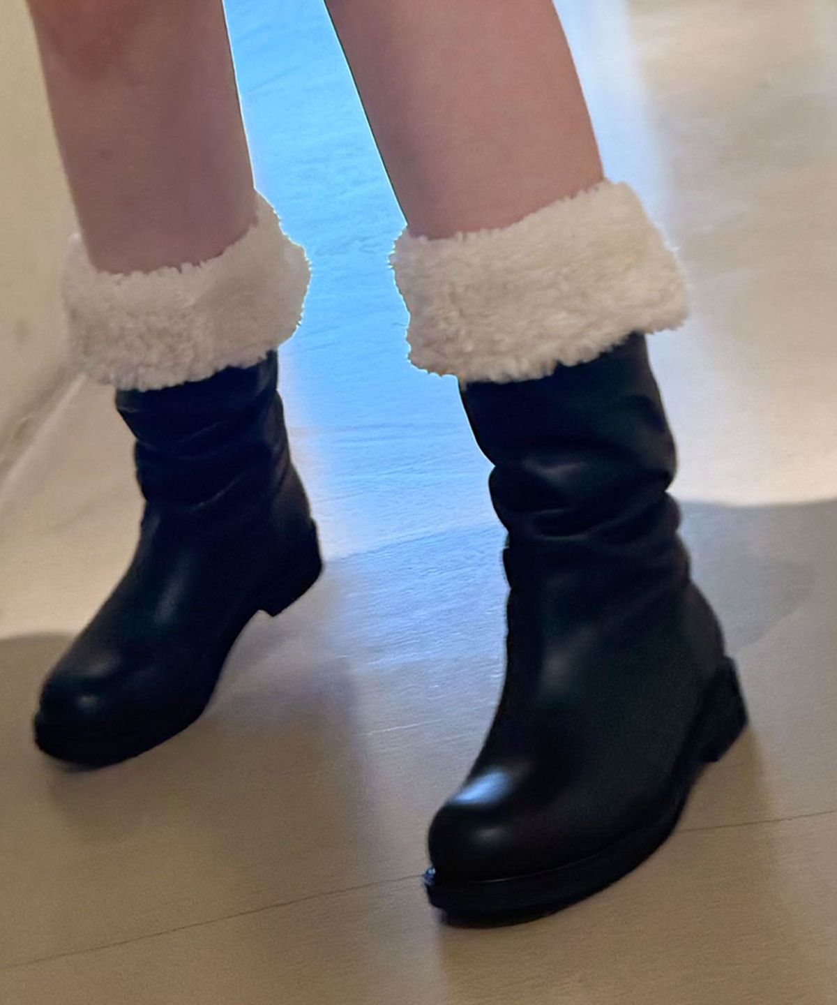 레아(LEAH) 벨로아 퍼 부츠 _블랙