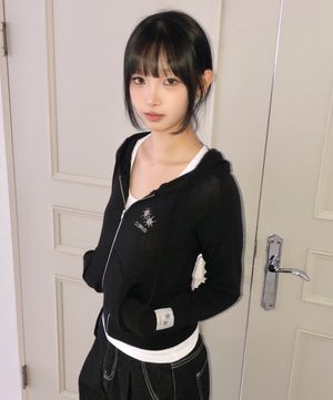 글렌 슬림핏 크롭 후드 집업 (2컬러)