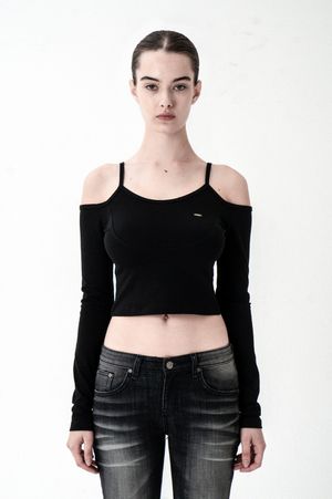 SHOULDER SLIT LONG SLEEVE BLACK