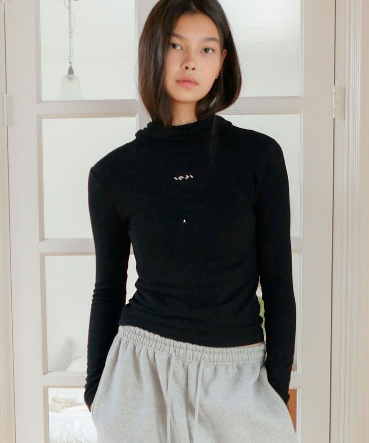 인지액티브(INJIACTIVE) Hooded High-Neck top 블랙
