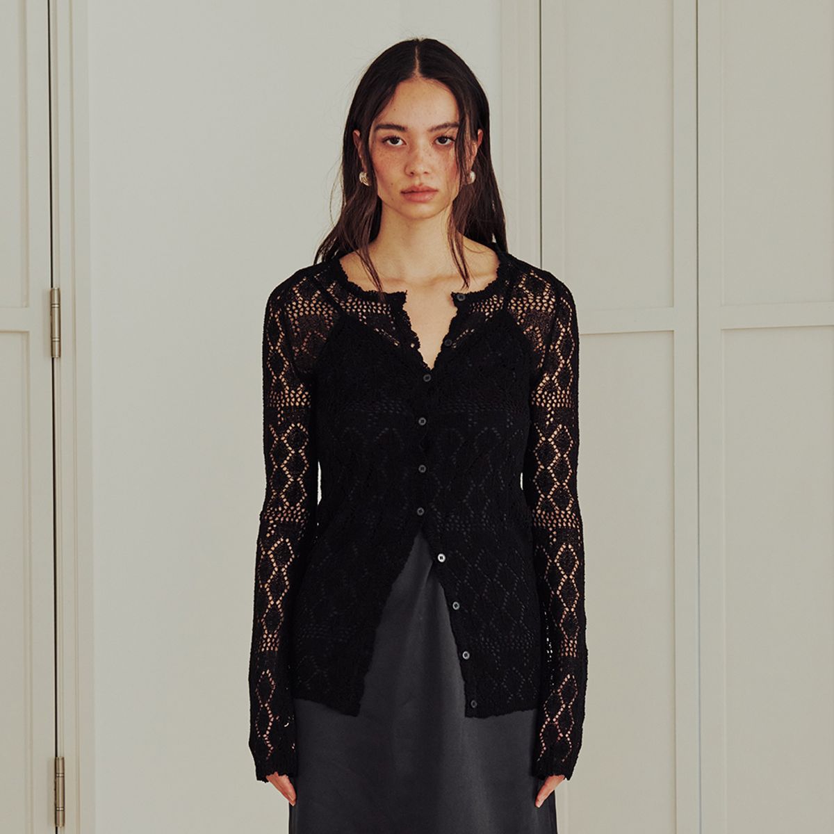 써틴먼스(13MONTH) Diamond Sheer Knit Cardigan (BLACK)
