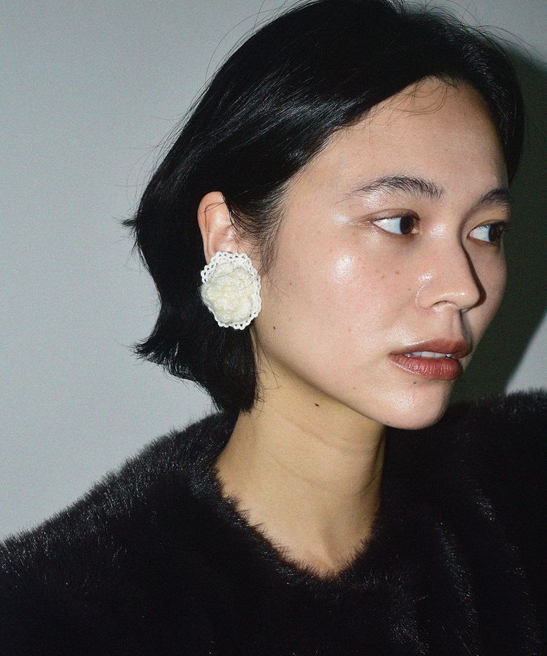 SOFT SHINE KNIT EARRING, IVORY 니트 이어링