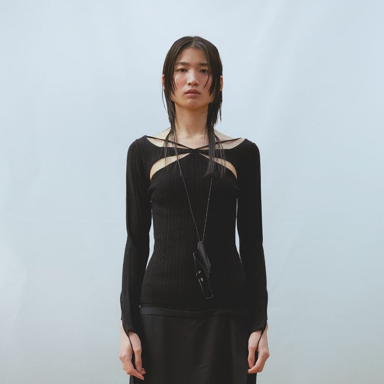 Hole Strap Knit Top (BLACK)