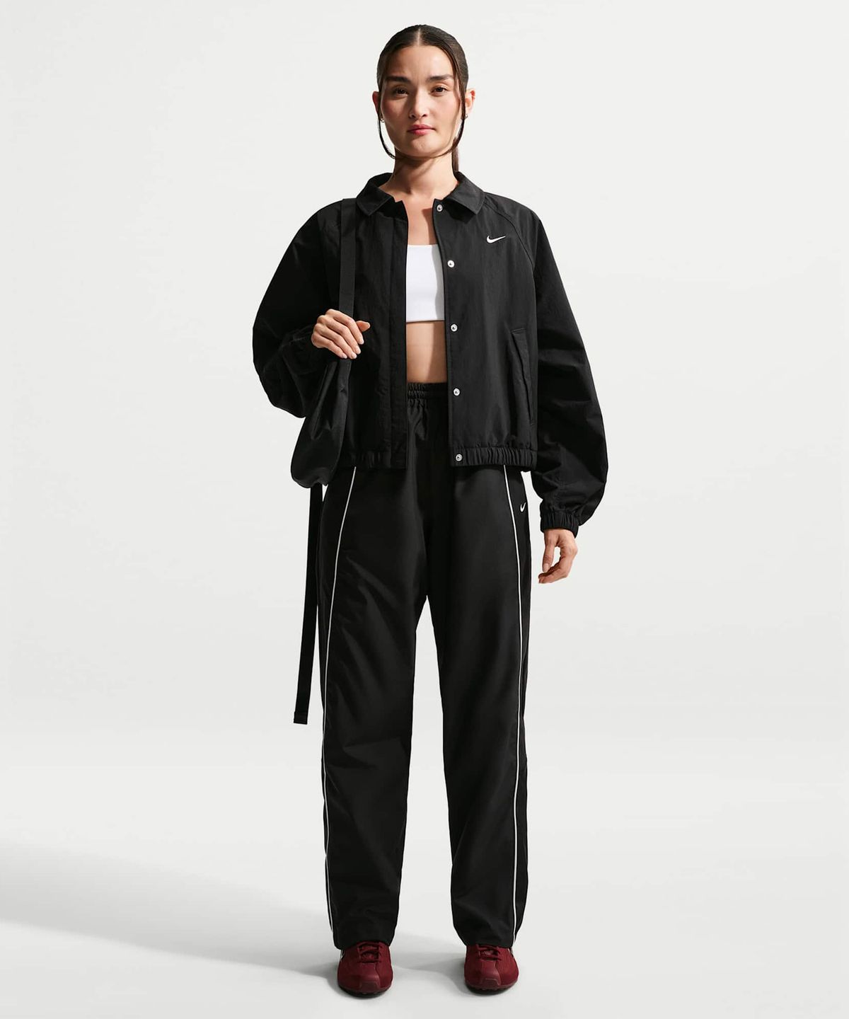 나이키(NIKE) 스포츠웨어 오버사이즈 미드라이즈 트랙 팬츠 W - 블랙:세일 / IF0219-010