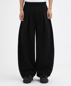 벌룬 커브드 스웨트 팬츠 블랙