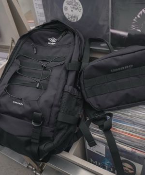 댄커 X 백팩 (34L 크로스백 & 노트북 파우치 구성) 블랙 UR123CBP17