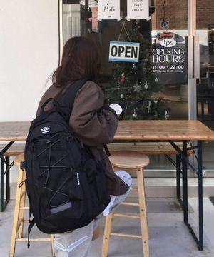 래쉬 백팩 (31L 노트북 파우치 구성) 블랙 UR123CBP10