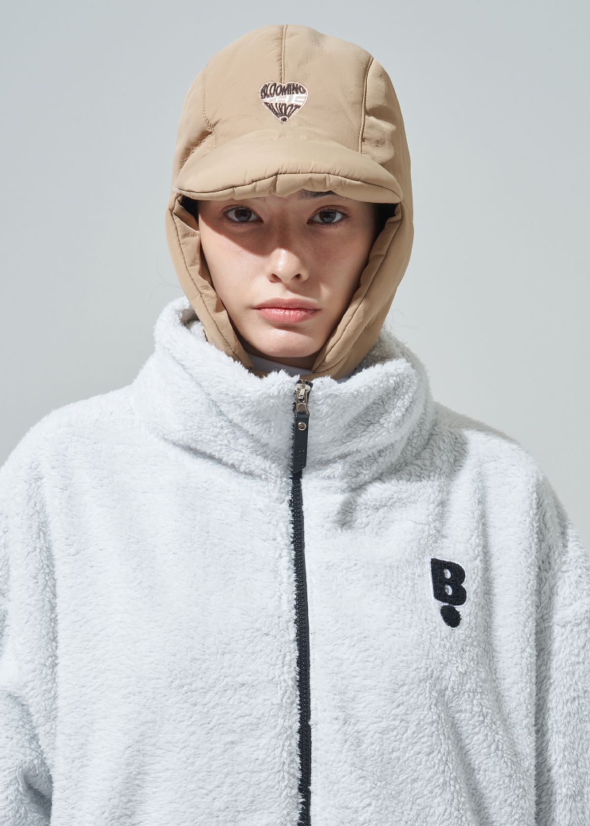 블루닷(BLUDOT) 하트 와펜 패딩 트루퍼햇_BG