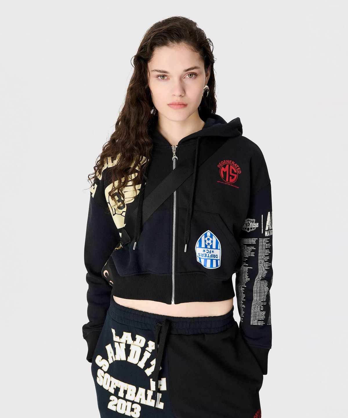 마린 세르(MARINE SERRE) (W) 리제네레이티드 그래픽 저지 크롭드 집 후디 블랙 REGENERATED GRAPHIC JERSEY CROPPED ZIPPED HOODIE BK99 BLACK