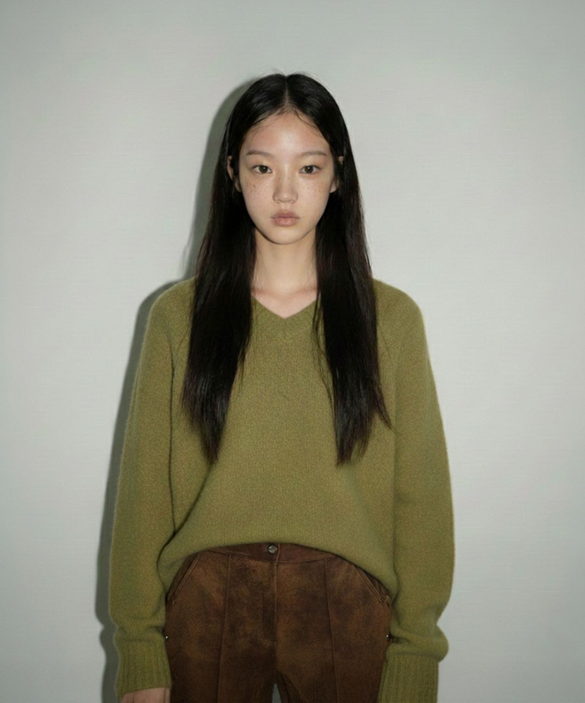 320쇼룸(320SHOWROOM) Raglan V-Neck Loose Fit Knit Pullover Khaki