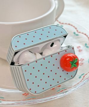 3D Tomato Dot Pattern 실버 에어팟 케이스