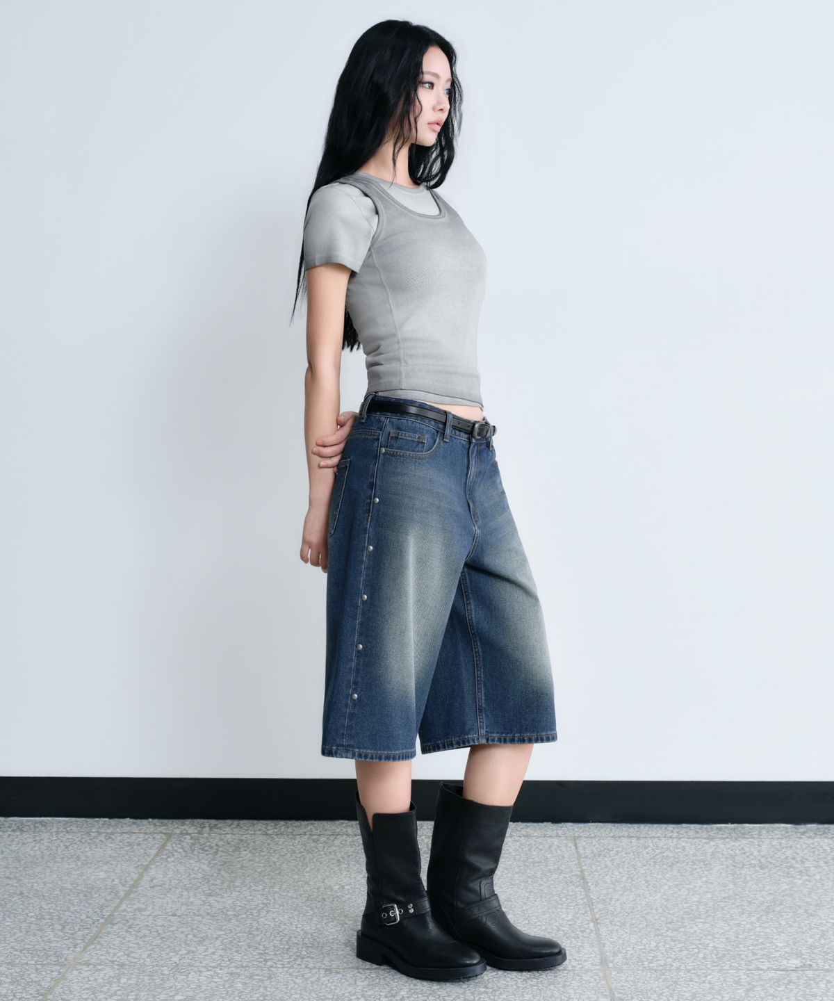 무신사 스탠다드 우먼(MUSINSA STANDARD WOMAN) 우먼즈 스터드 데님 스케이터 쇼츠 [미디엄 인디고]