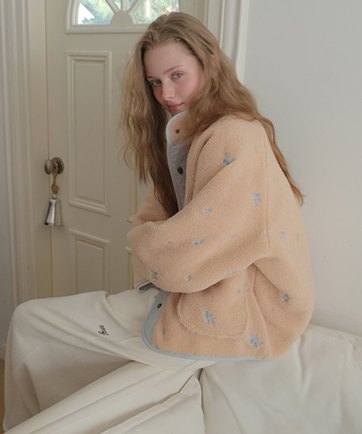 디애니(THE ANY) Floral Fleece Jumper