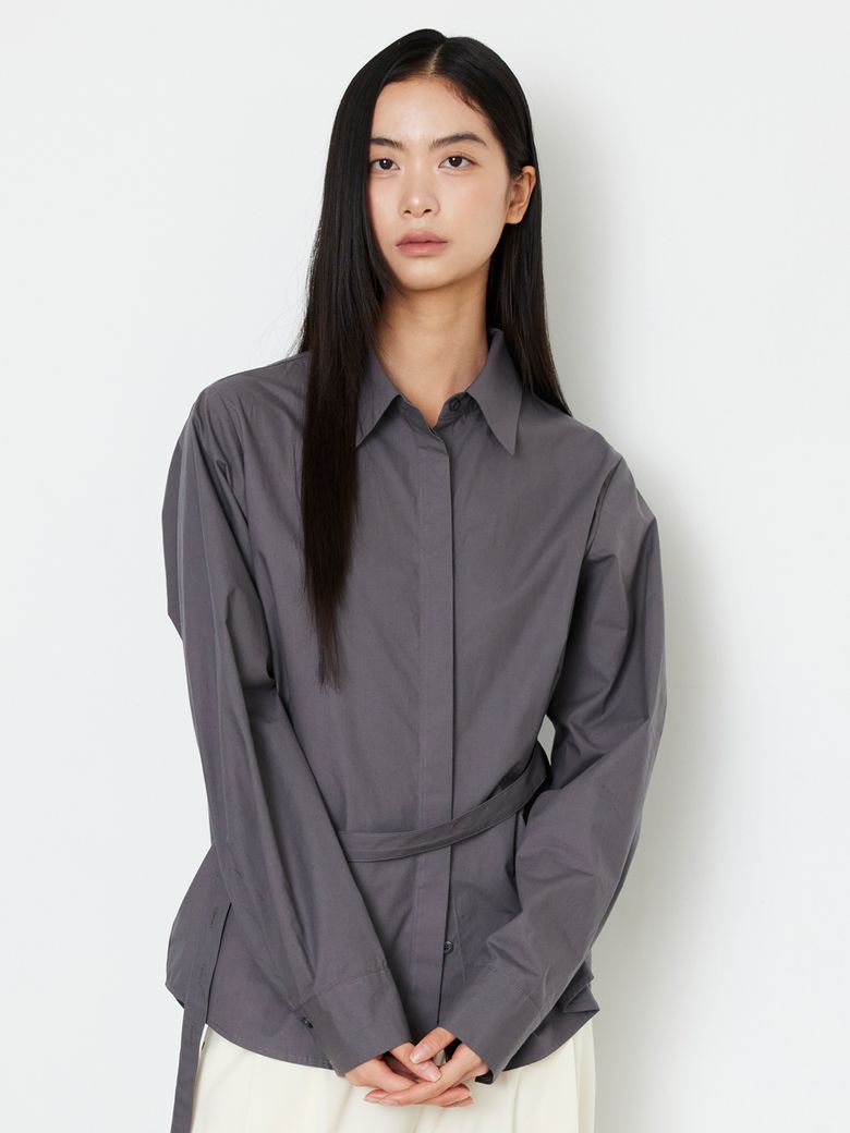 로고 타이포인트 셔츠 차콜